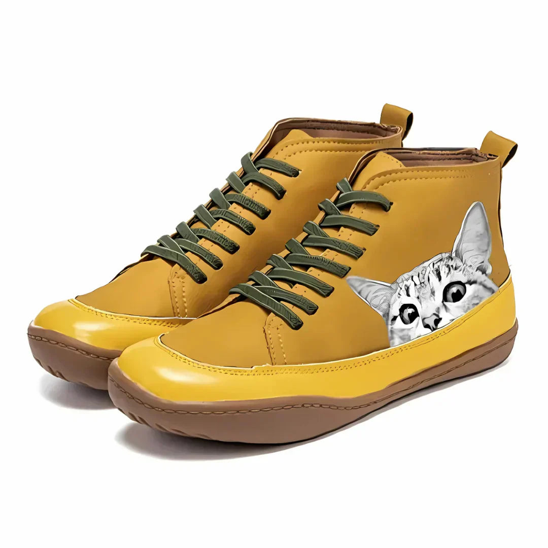 NOVA – LEKFULLA SNEAKERS MED KATTMOTIV