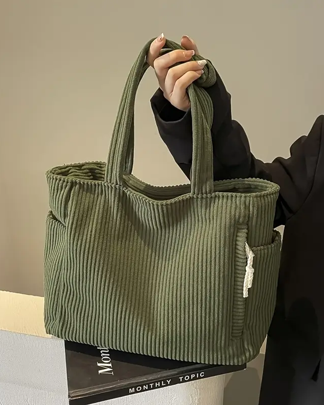 Elva - Räfflad Axelväska med Snördetalj