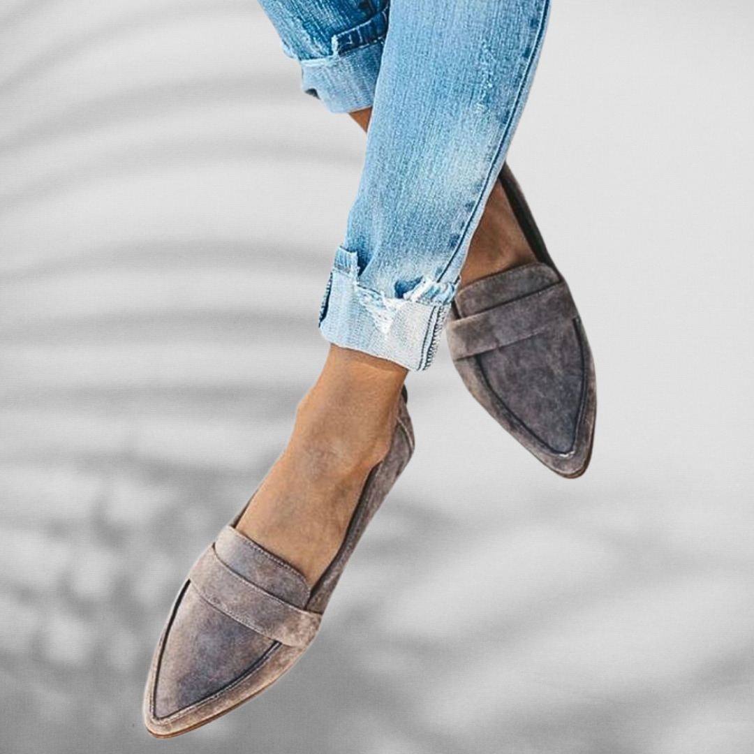 Noemi - Stilren Klassisk Loafer i Mockaimitation