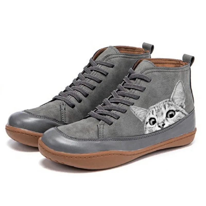 NOVA – LEKFULLA SNEAKERS MED KATTMOTIV