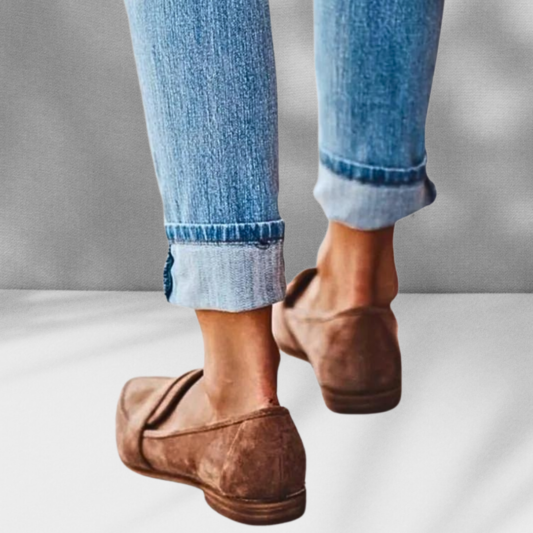 Noemi - Stilren Klassisk Loafer i Mockaimitation