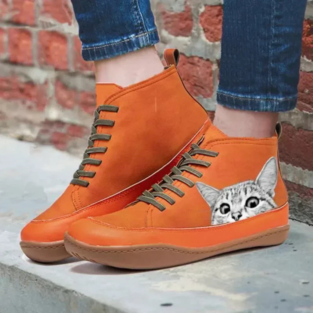 NOVA – LEKFULLA SNEAKERS MED KATTMOTIV