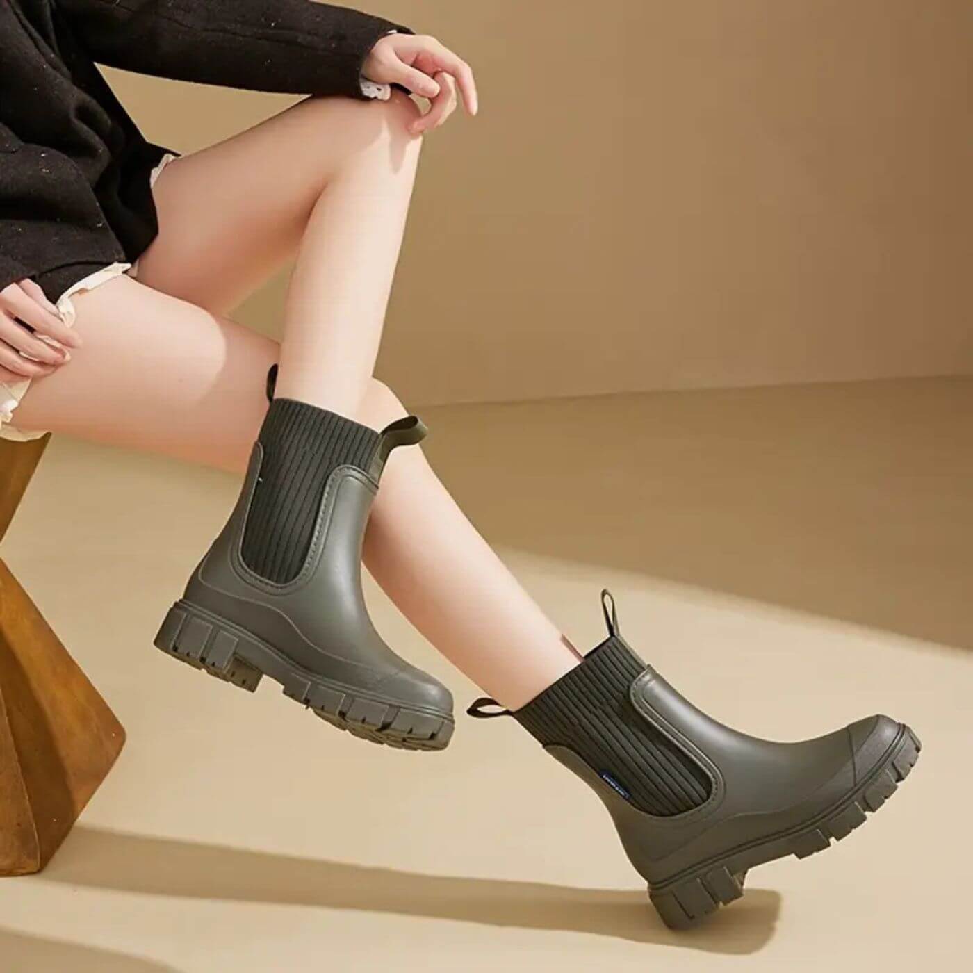 SOFIA – MODERNA CHELSEA BOOTS MED GROV SULA