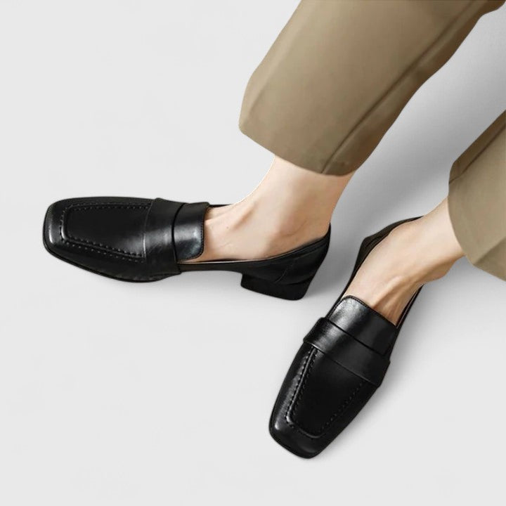 ELLIE – KLASSISKA LÅGKLACKADE LOAFERS