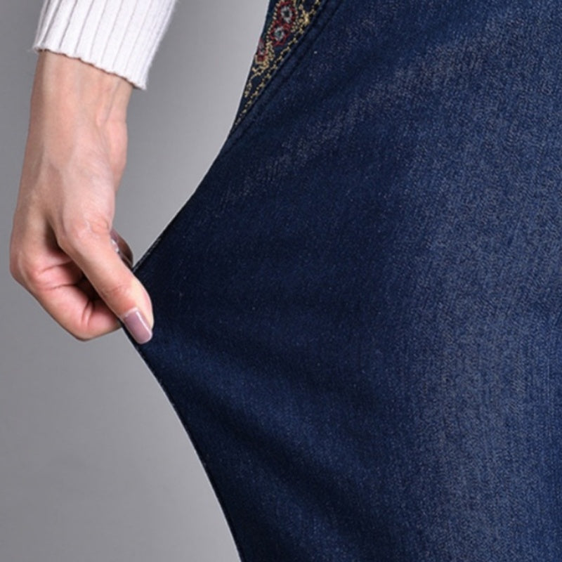 INGRID – HÖGMIDJADE JEANSLIKNANDE BYXOR MED STRETCH