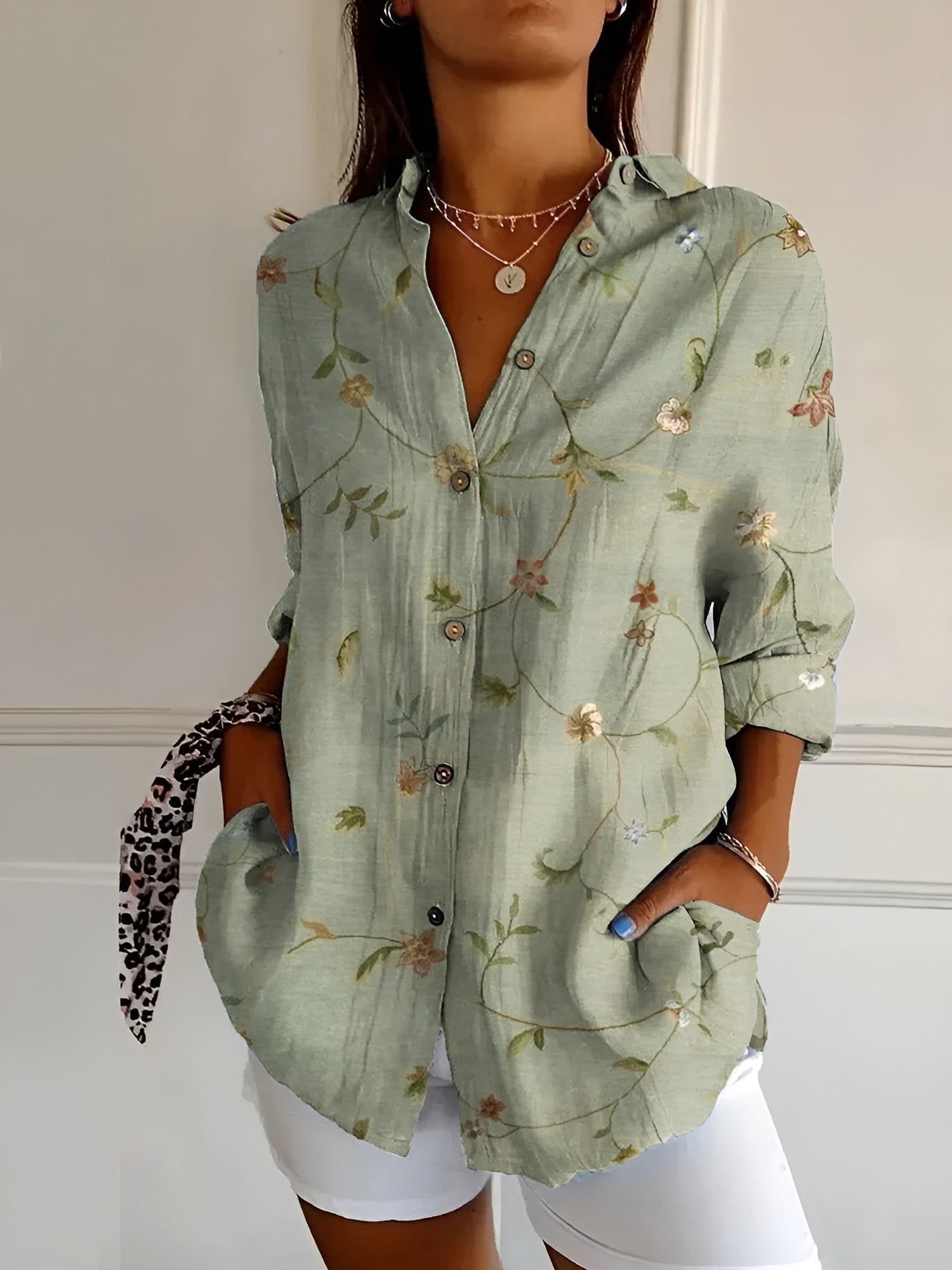Cerelia - Stilren Blus med Blommigt Mönster