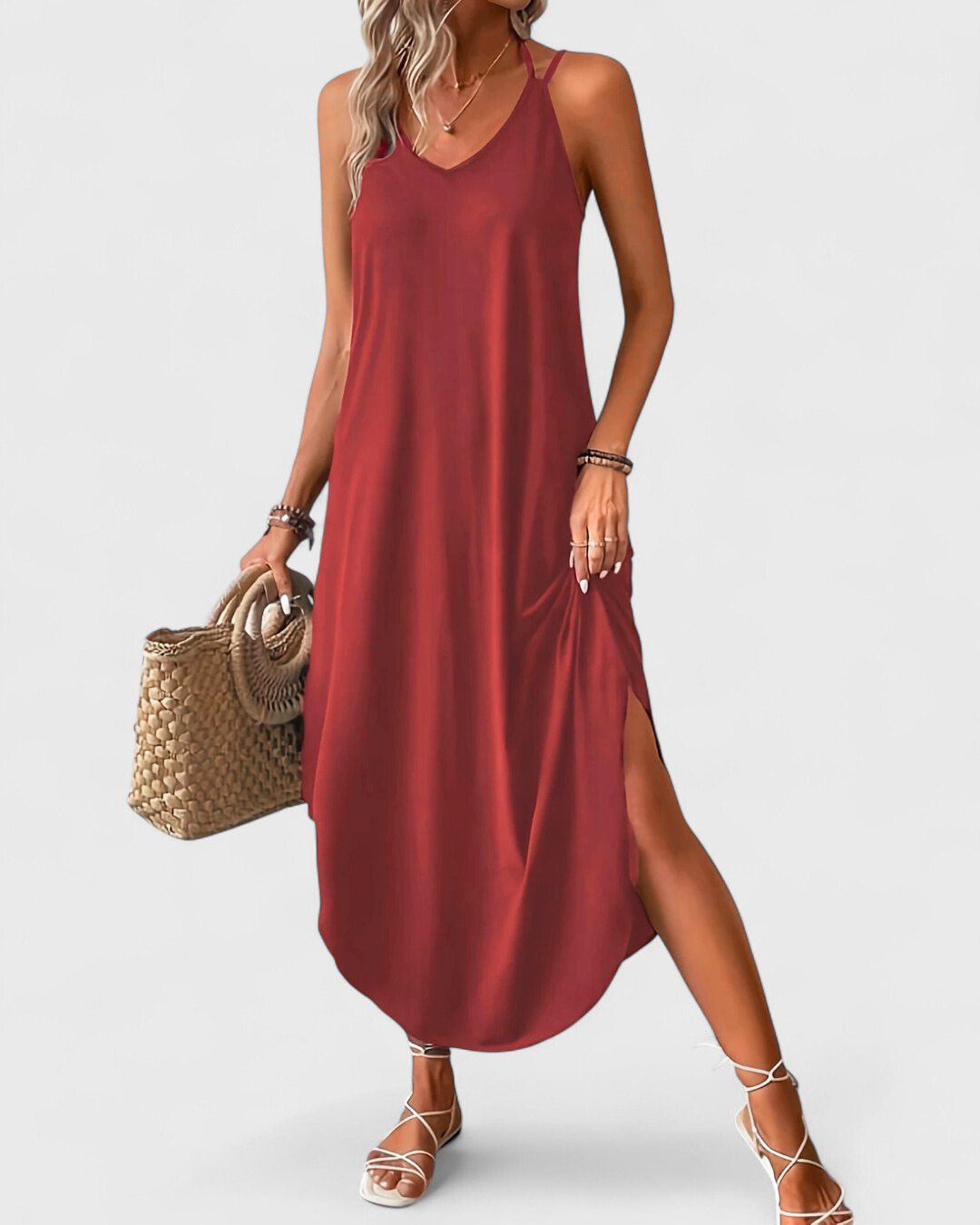Zofia– Lång, Flödande Sommarklänning med Smala Axelband