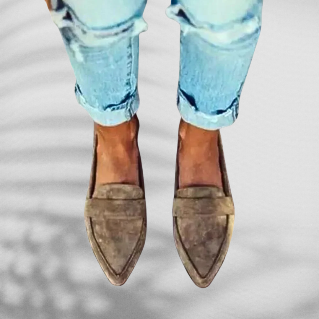 Noemi - Stilren Klassisk Loafer i Mockaimitation