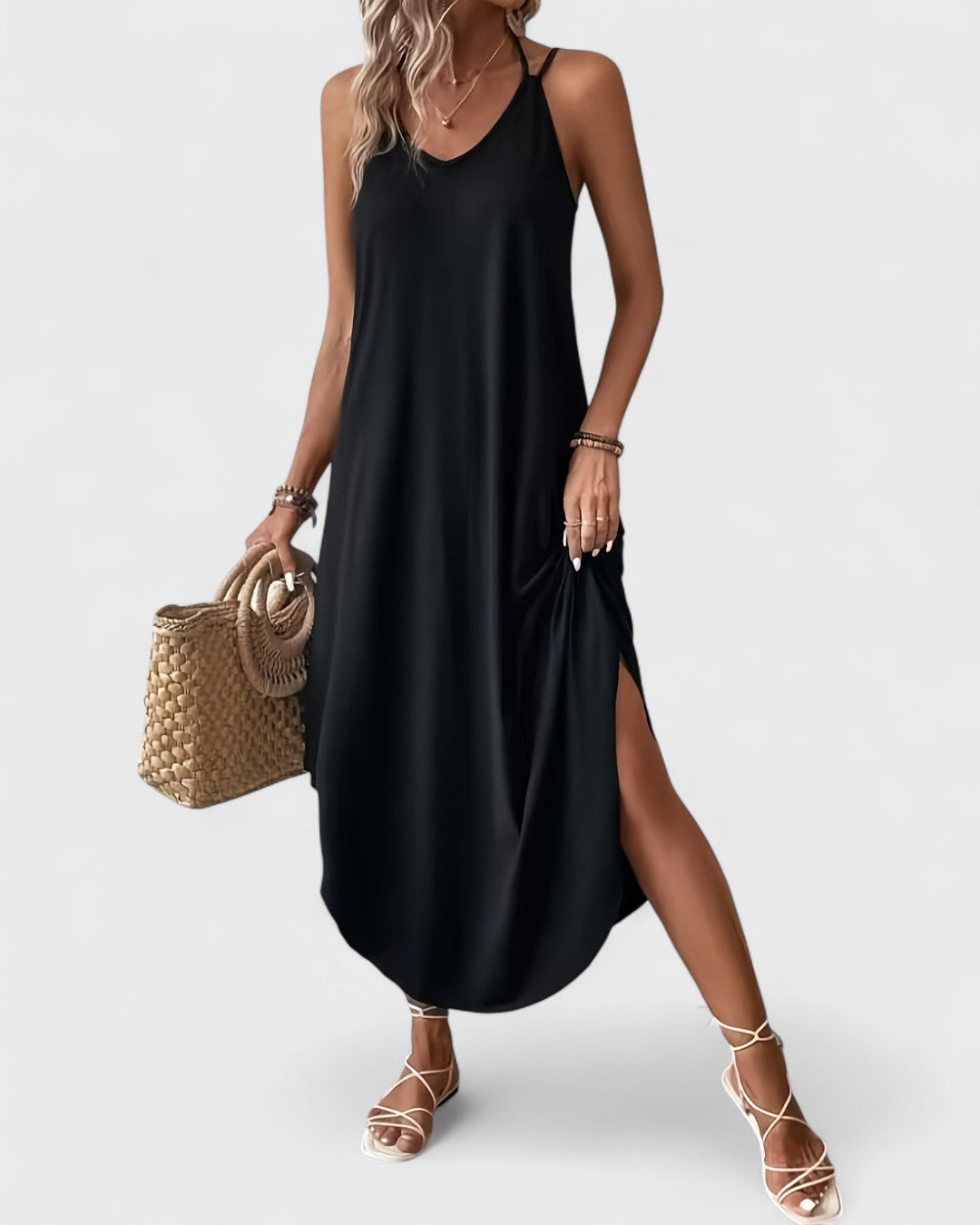Zofia– Lång, Flödande Sommarklänning med Smala Axelband