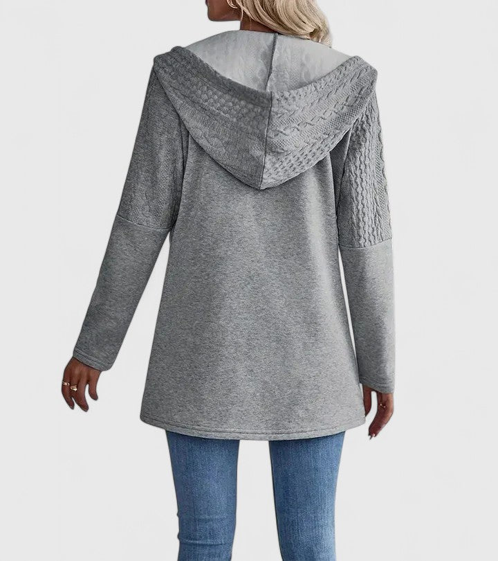 TILDA – STICKAD JACKA MED DRAGKEDJA OCH HUVA