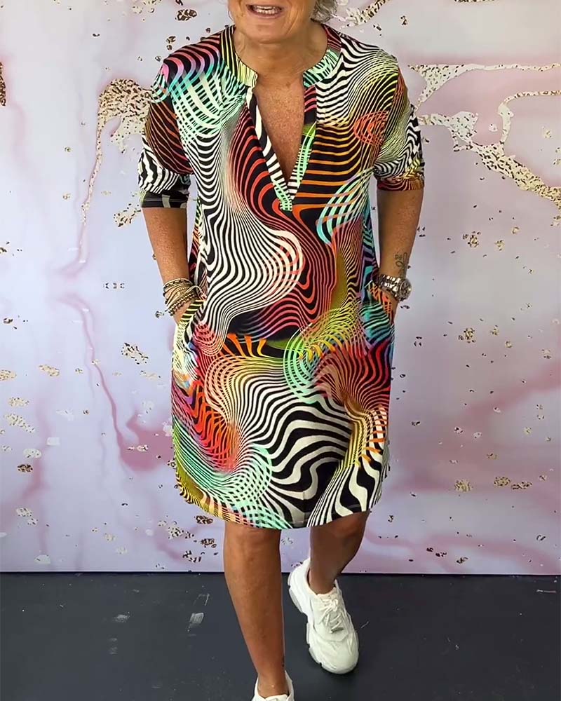 Yara – Elegant & Färgstark Sommarklänning med V-ringning